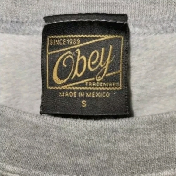 OBEY Women’s Pullover Sweatshirt Size Small - Picture 5 of 6